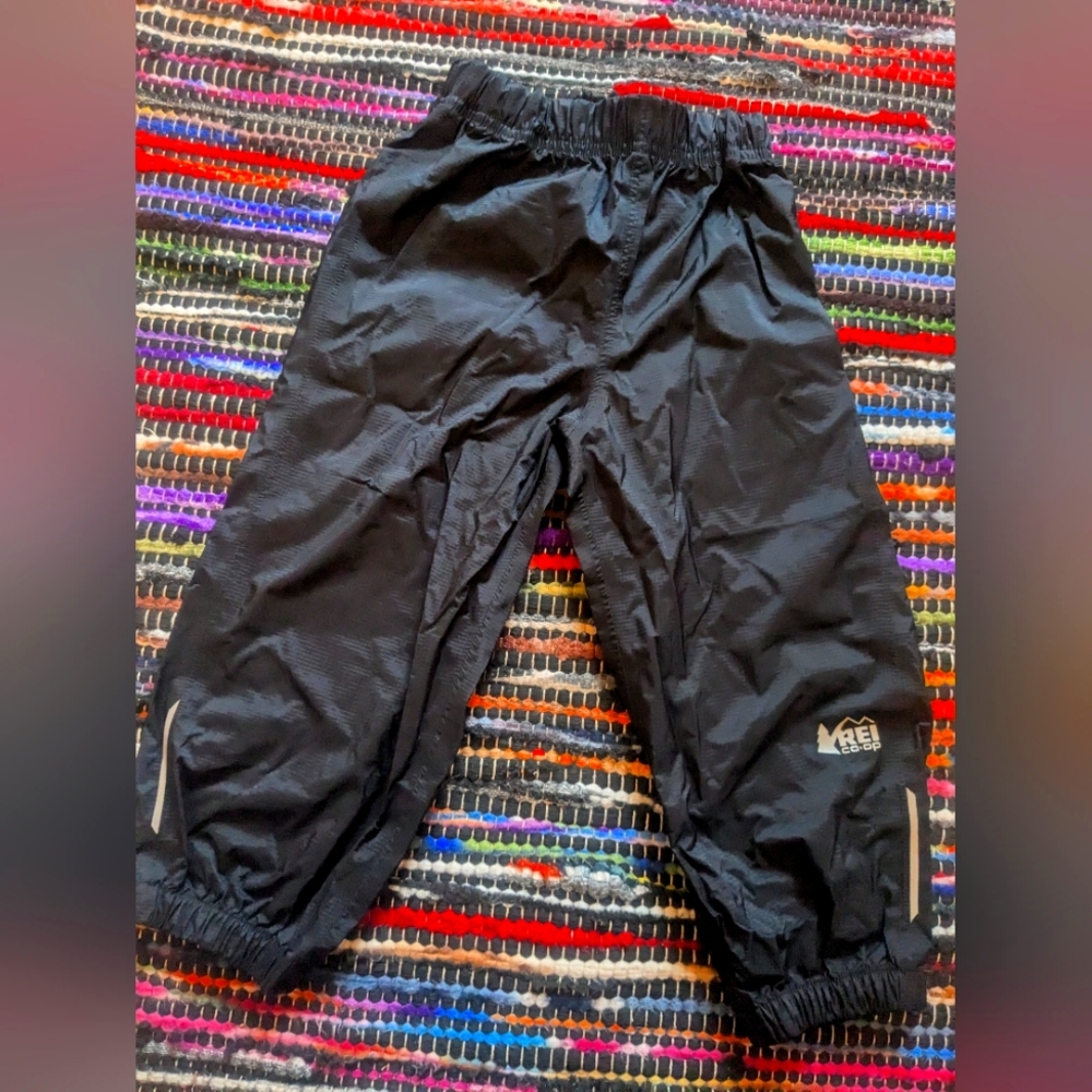 REI rain pants (3T)- no longer available sold offline